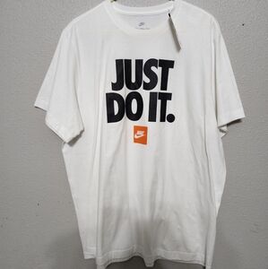 New Men’s Nike Tee Size 2xl